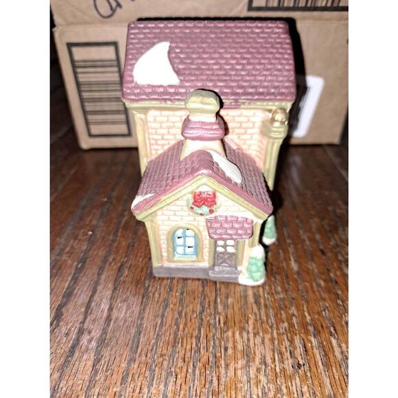 Vintage 2001 Cobblestone Corners Christmas Holiday Village Fire House Building - Picture 4 of 6